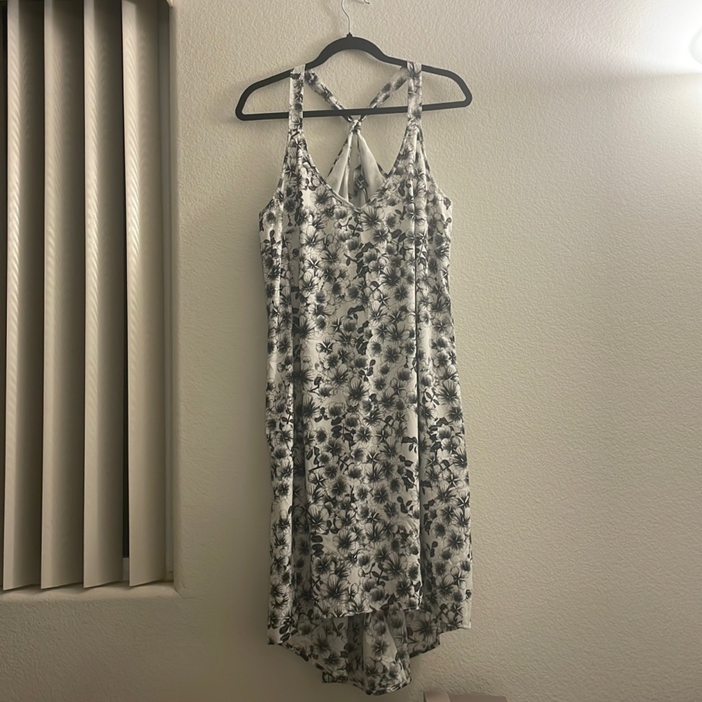 NWT: Black & White Floral High-low dress